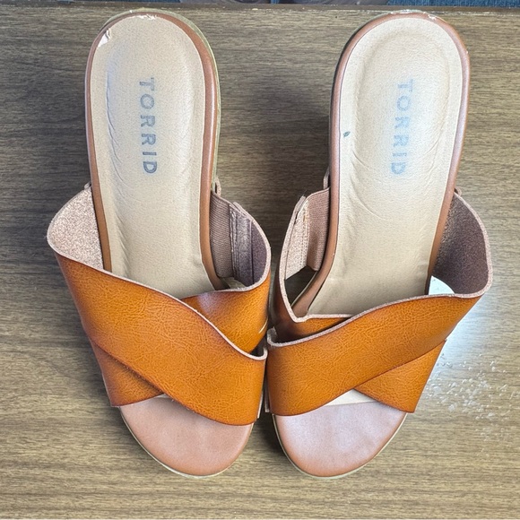 Torrid Studded Platform Wedge Clogs Brown 9W Wide Width Boho - Picture 4 of 6